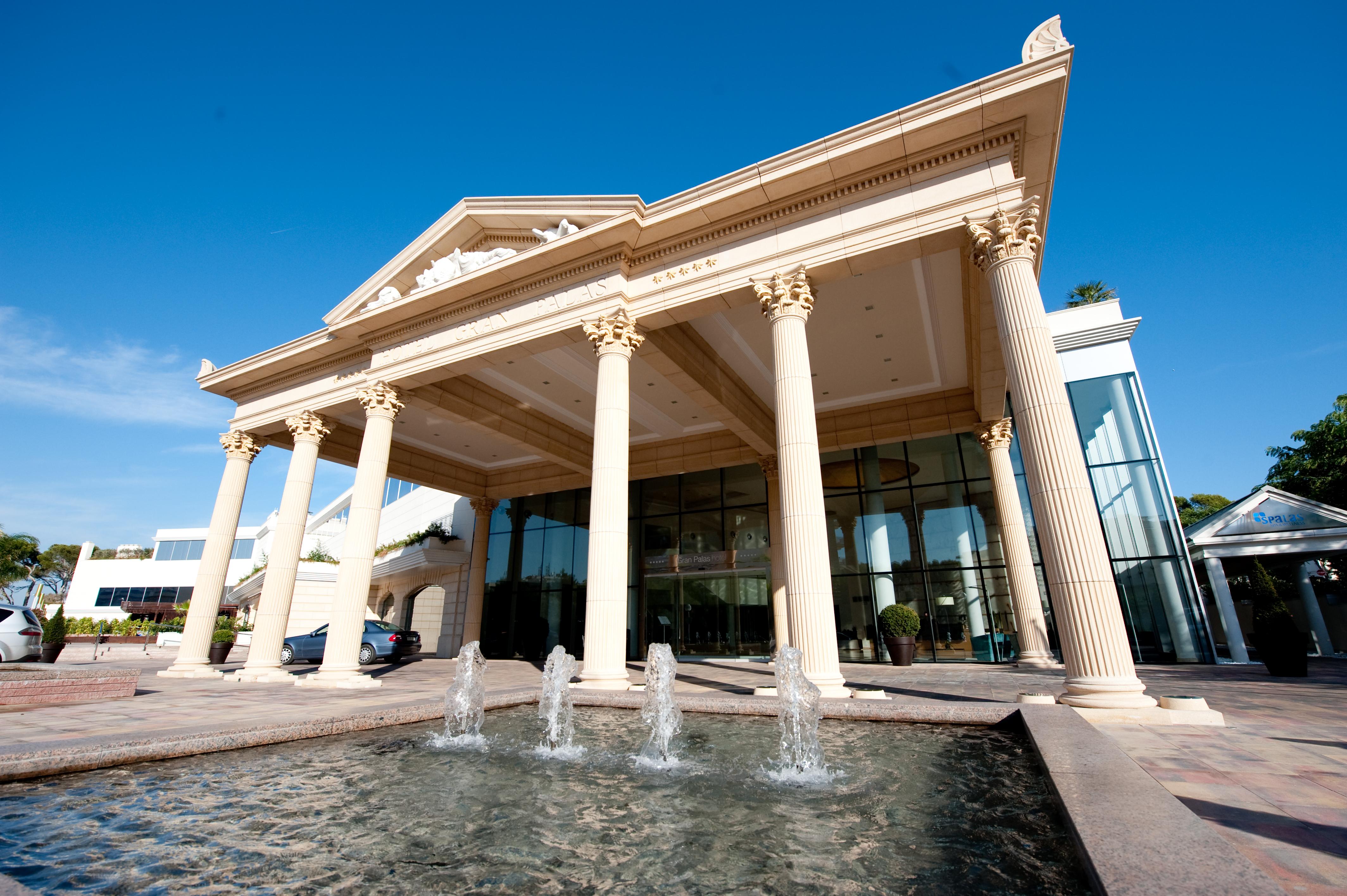 Gran Palas Hotel - Spa Incluido La Pineda Zewnętrze zdjęcie The main entrance of the hotel